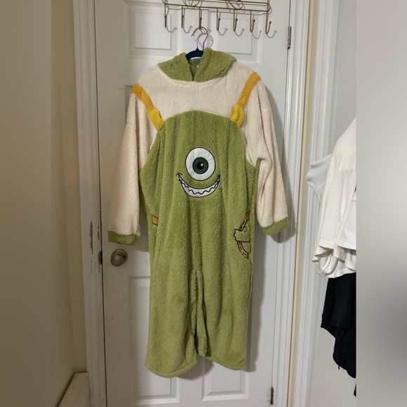 Condition as pic never worn - Picture 1 of 3